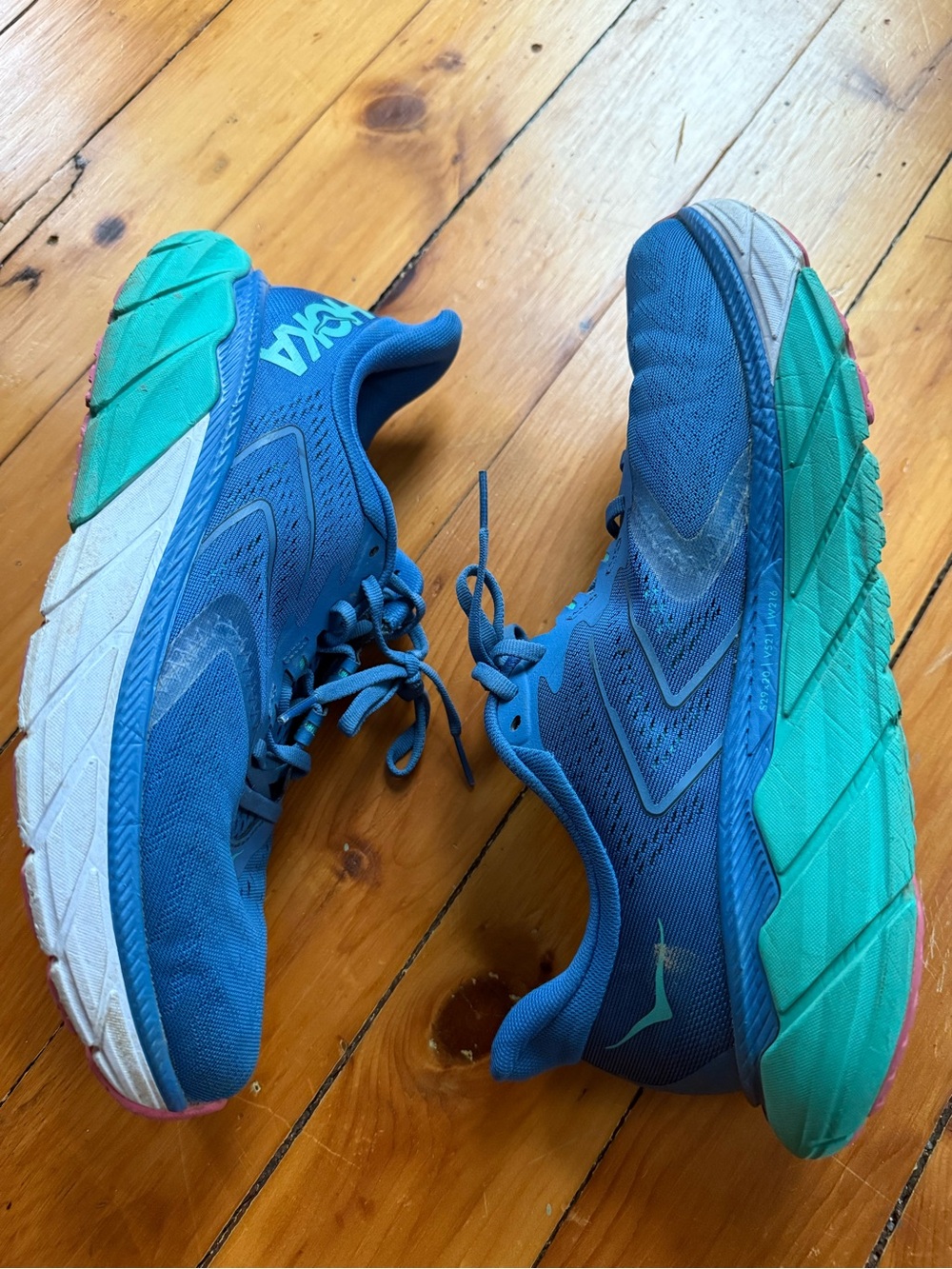HOKA One One Womens Arahi 5 Vallarta Running Shoe Sz 11 B Blue Atlantis Sneaker